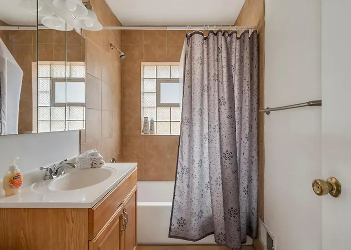 Apartment Cozy Getaway For Long-term